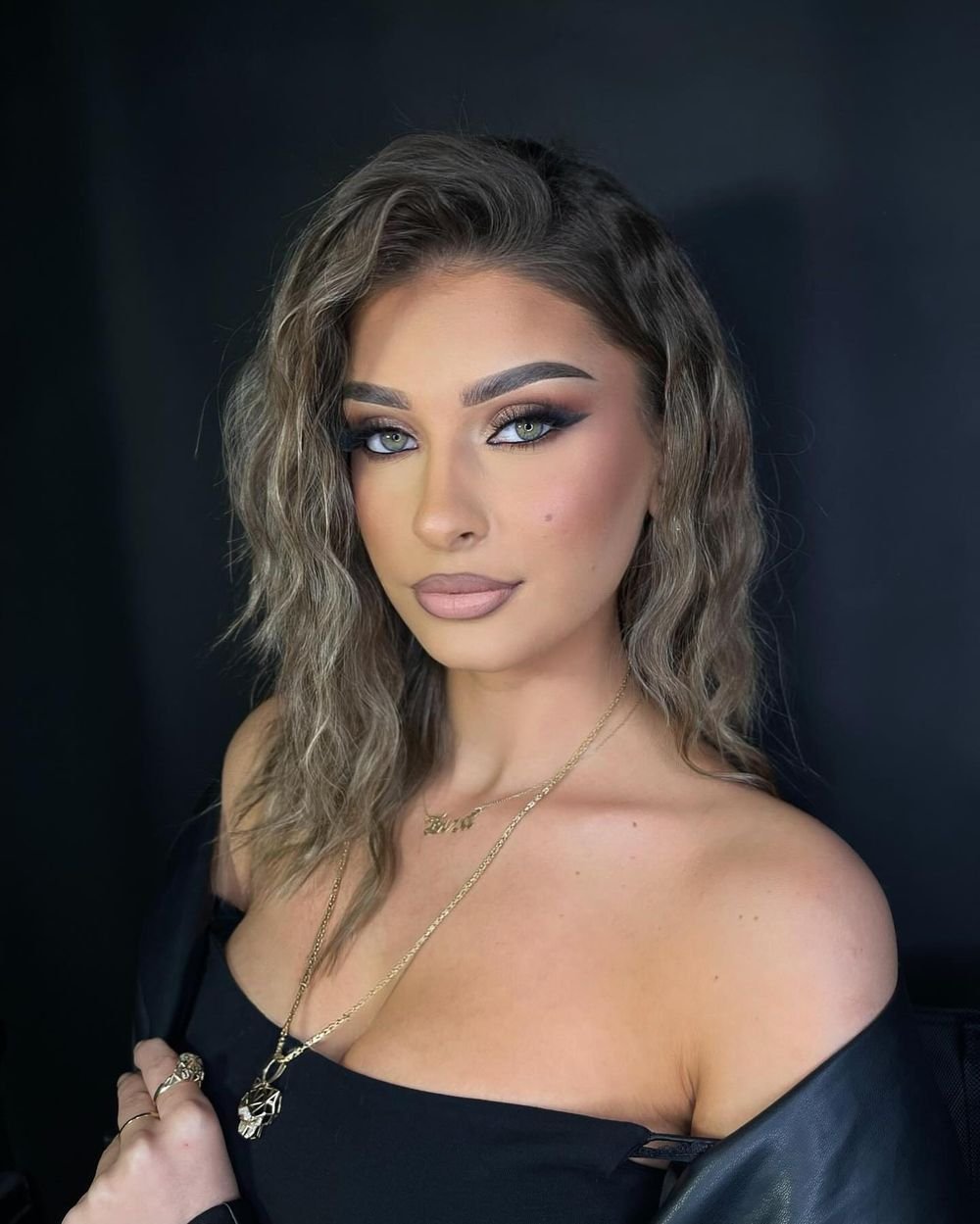 Make-up bronz dhe valë plazhi