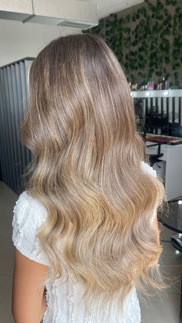 Balayage kafe në mjaltë me valë